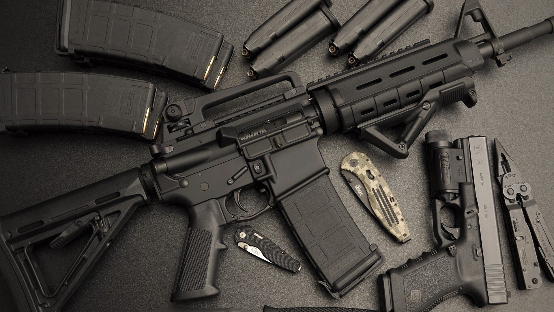 “基层青训项目在全国多地铺开，普及全民足球运动”，足球青训改革