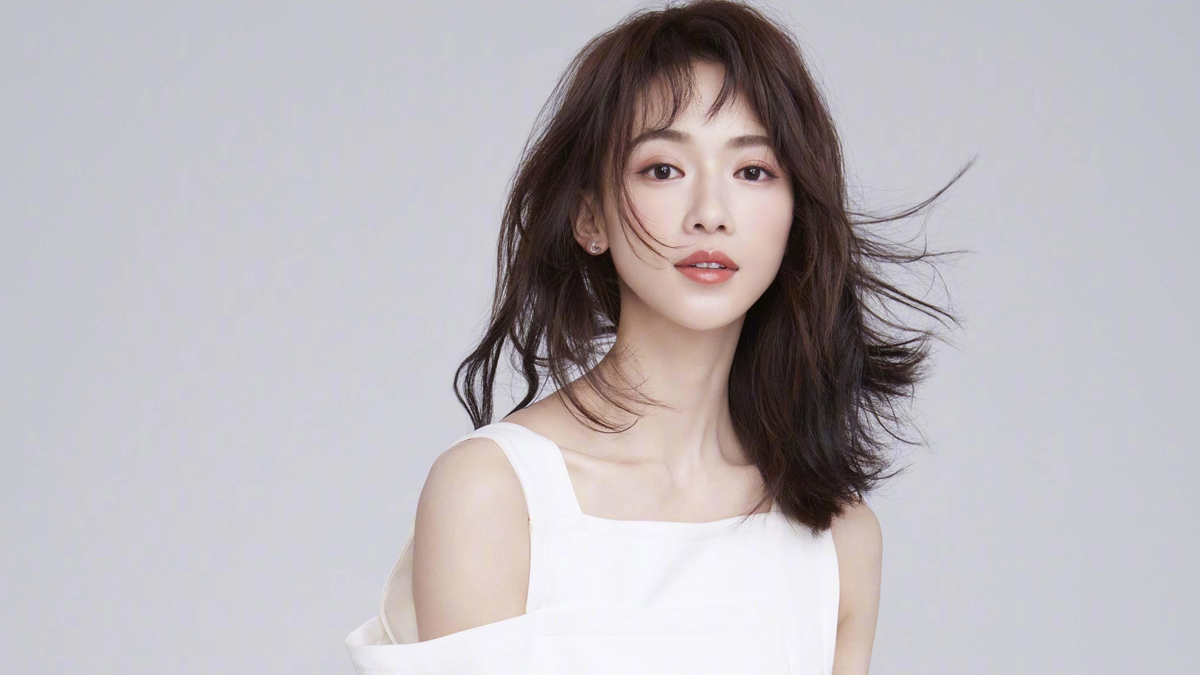 瑞士马术协会授予史蒂夫·古尔达特“年度最佳盛装舞步骑手”称号。