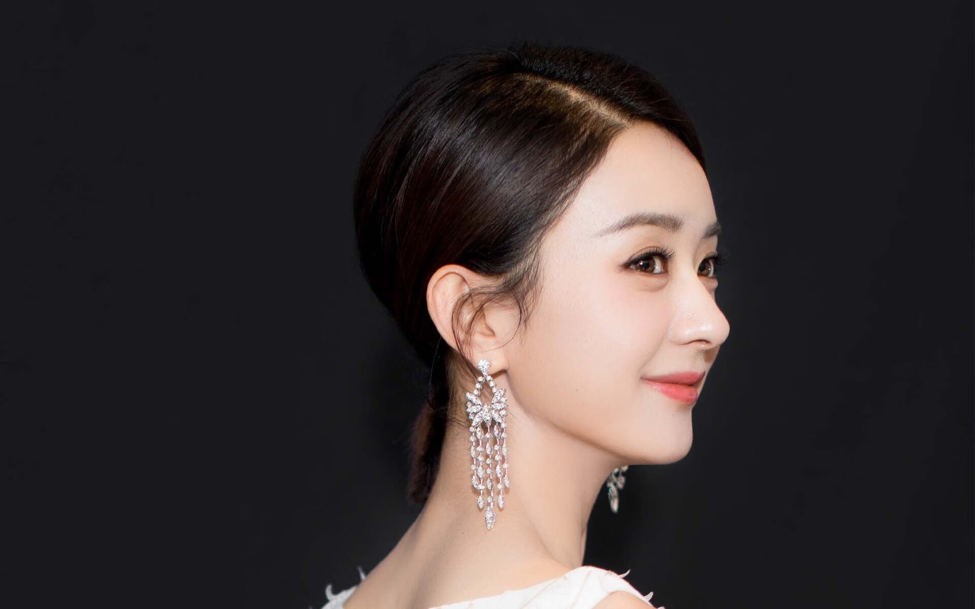 开云入口-多特蒙德主场失利，德甲领头羊之位不保，多特蒙德在德甲地位