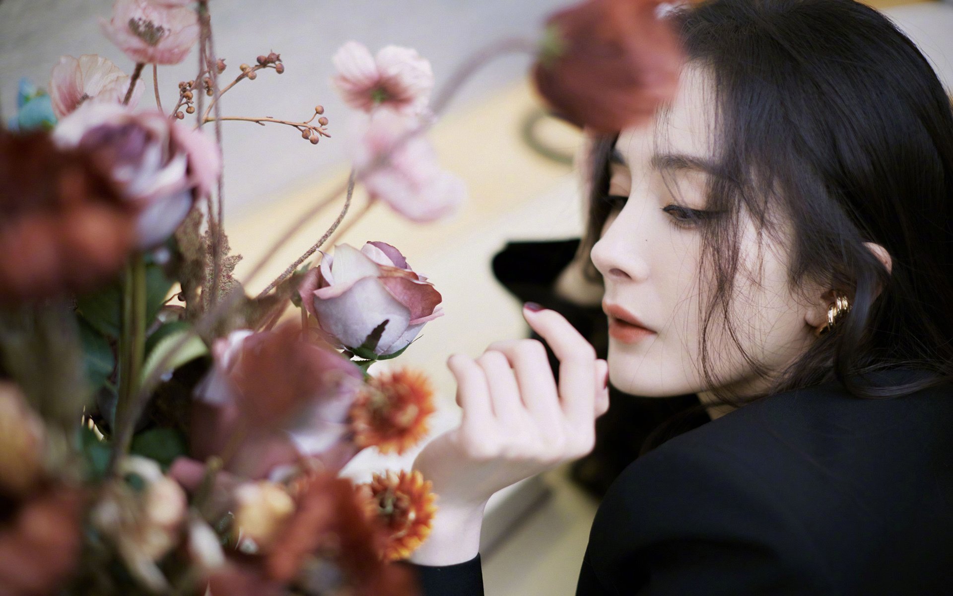 山西龙狮抓住篮板球优势创造二次进攻机会，山西龙晋球衣